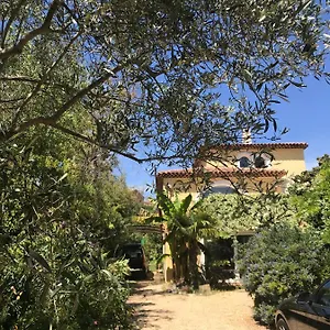 ecrin-de-verdure-avec-acces-piscine-en-plein-aix.fr-provencehotel.com/